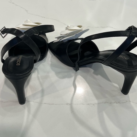 BCBGeneration Women's Black and White Floral Sandals - Picture 5 of 5